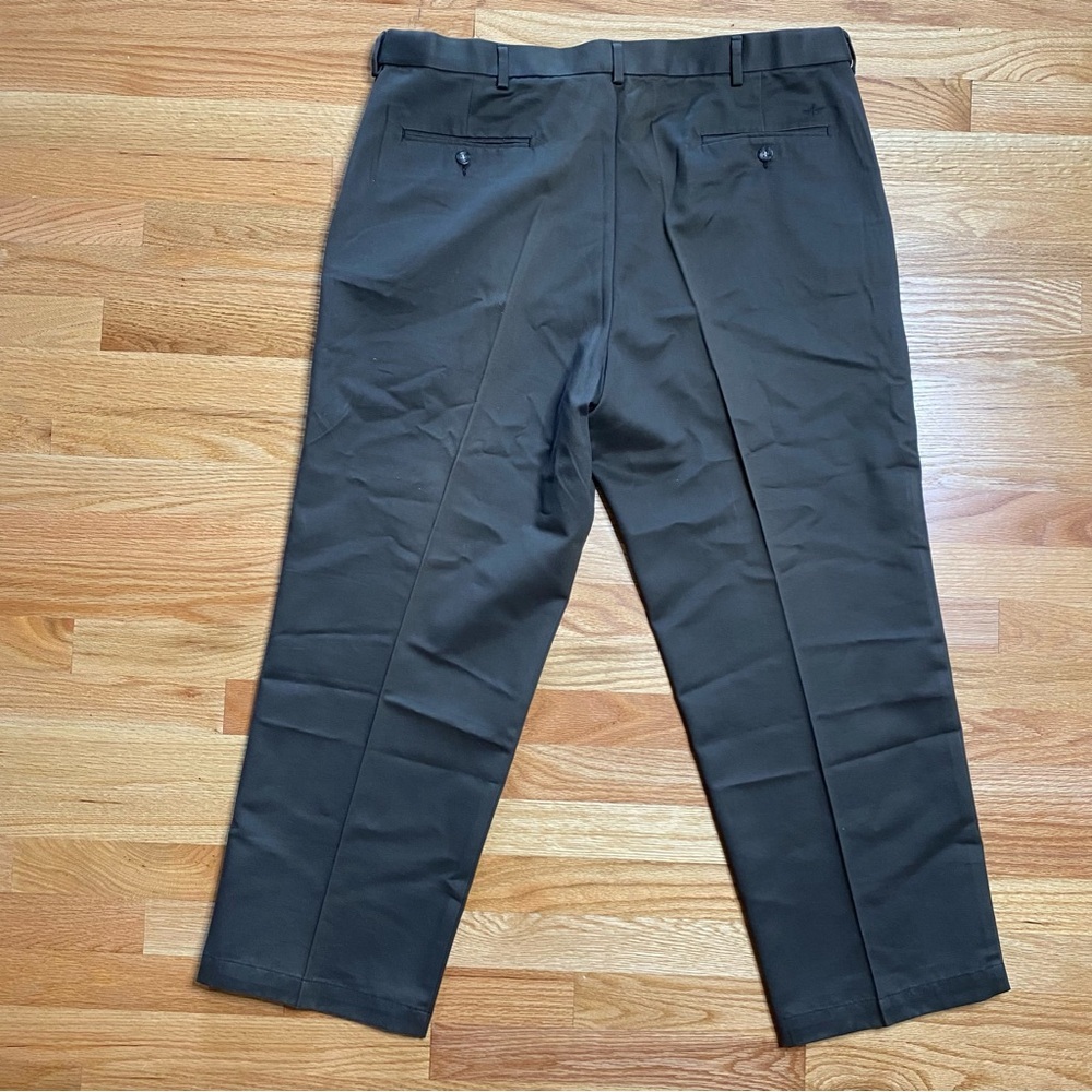 Dockers Men's Khaki Pants W40 L30 Relaxed Fit Business Casual W40 L30 Dark Brown - Picture 2 of 4